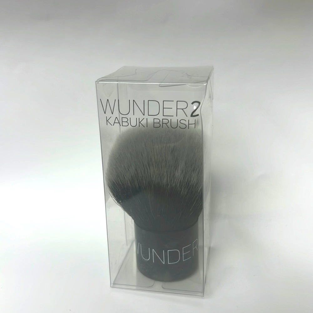 Wunder 2 Kabuki Brush